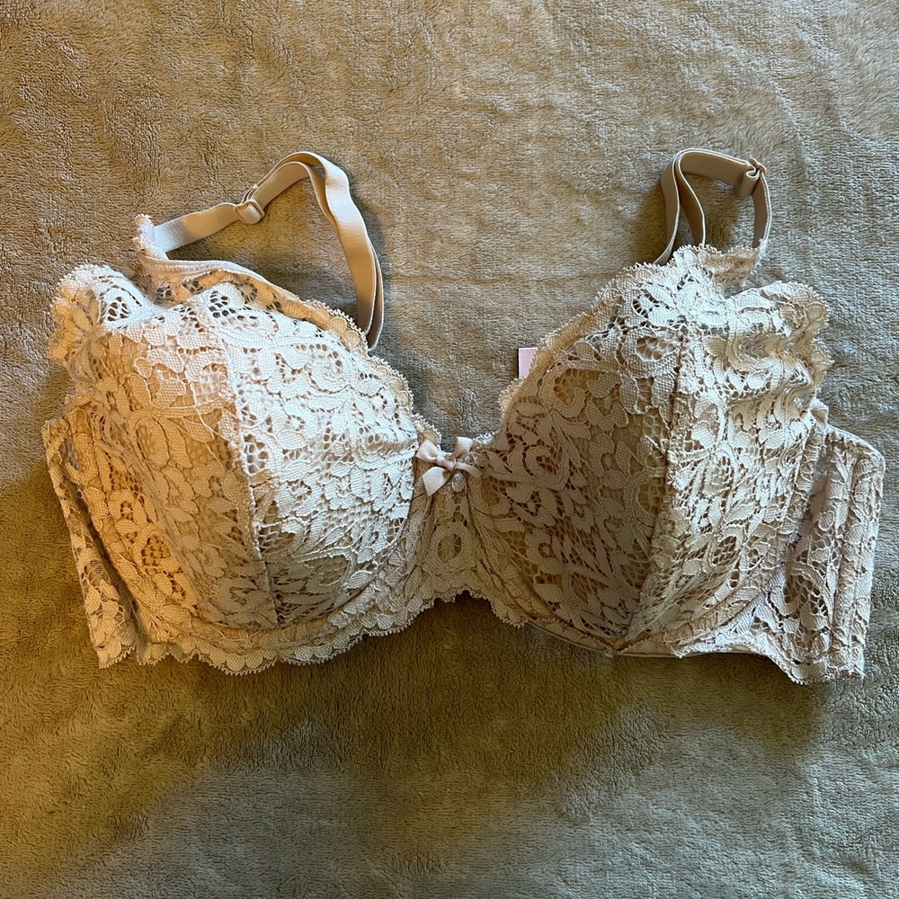 Victoria’s Secret Nude Lined Demi Lace Bra 38c